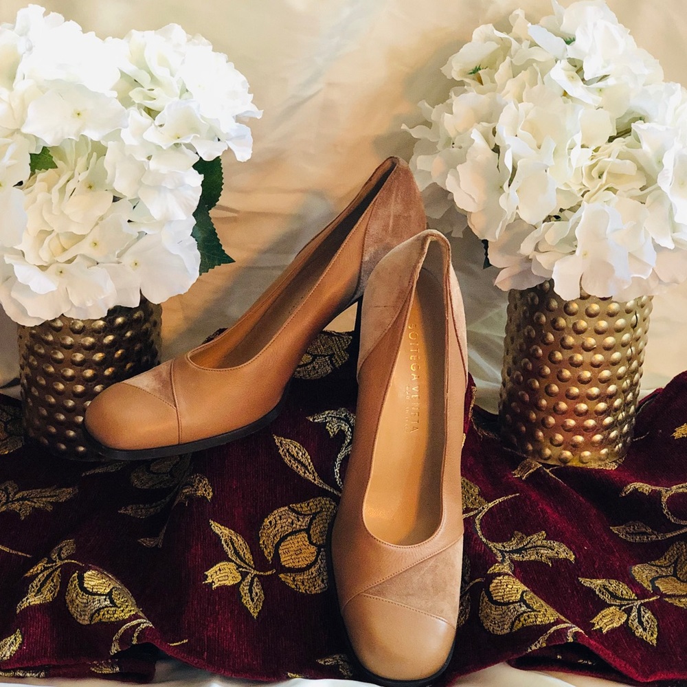Bottega Veneta Suede and Leather Tan/Nude Pumps